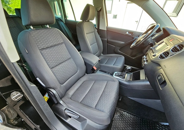 Volkswagen Tiguan cena 39990 przebieg: 198000, rok produkcji 2010 z Ozorków małe 301